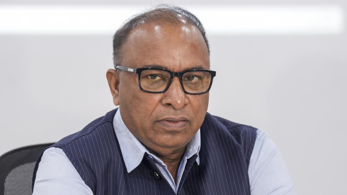 सैकिया ने कहा था- रोहित ने आखिरी मैच में शतक लगाया था, तो अफवाह क्यों है।