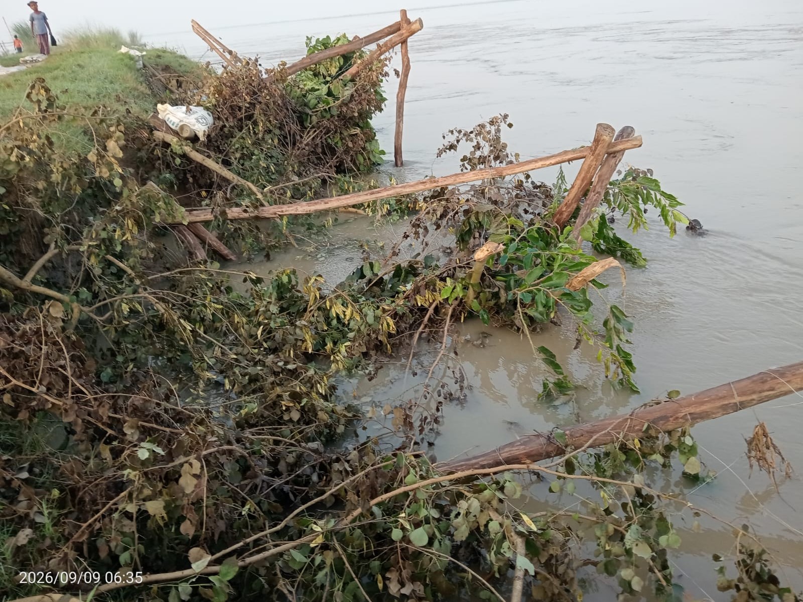 Ahmad Rive Rode Ahmadnagar Bichaura Ganga River Erosion | School Road Blocked