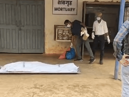 घटना के बाद जवान के शव को NMDC बचेली की मर्च्यूरी में रखा गया।