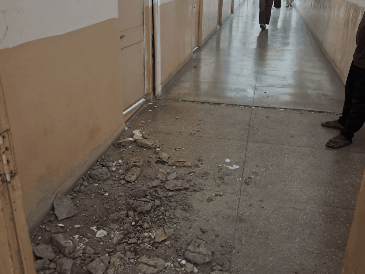 लेंटर गिरने से मौके पर अफरा-तफरी का माहौल बन गया। घटना के दौरान नीचे छात्रों की मौजूदगी नहीं होने के कारण किसी तरह की जनहानि नहीं हुई।