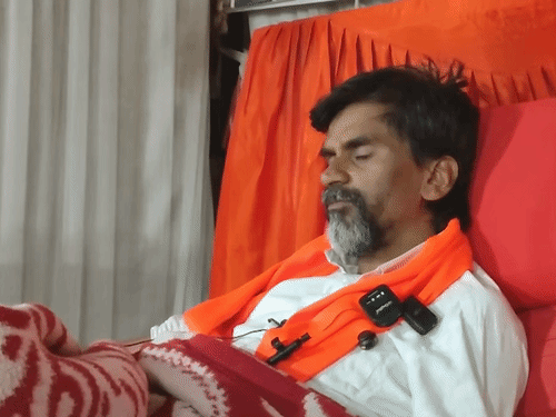 मनोज जरांगे अपनी मांगों को लेकर 13 दिन से भूख हड़ताल पर हैं।