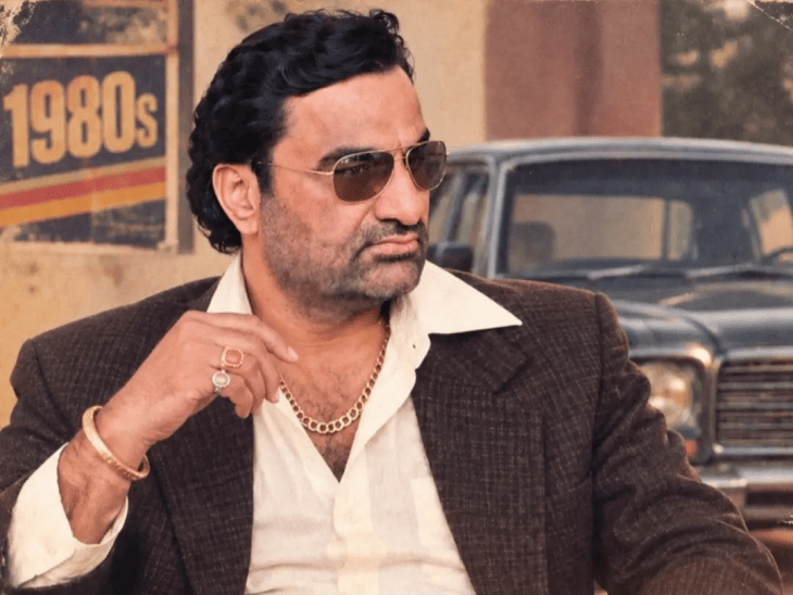 1980 के दशक की तस्वीरों का ट्रेंड सोशल मीडिया पर खूब चल रहा है। राजस्थान के दिग्गज नेता भी अपनी AI फोटो शेयर कर रहे हैं। सफेद चादर लपेटकर बैठे विधायक बालमुकुंदाचार्य को पहनानना मुश्किल।