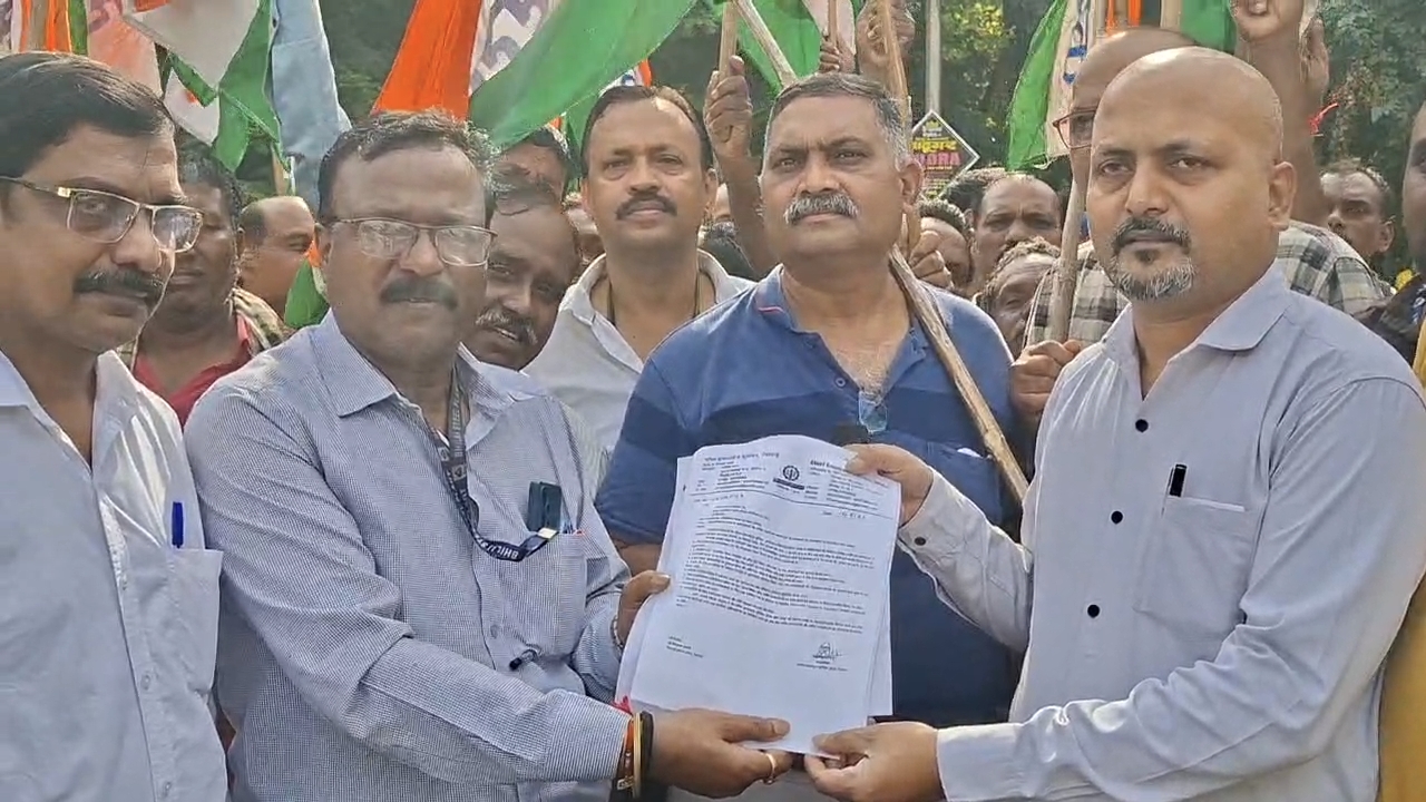 विभिन्न मांगों को लेकर प्रबंधन को ज्ञापन सौंपा गया।