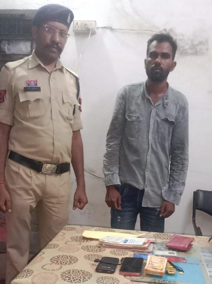 पुलिस ने आरोपी युवक को किया गिरफ्तार।