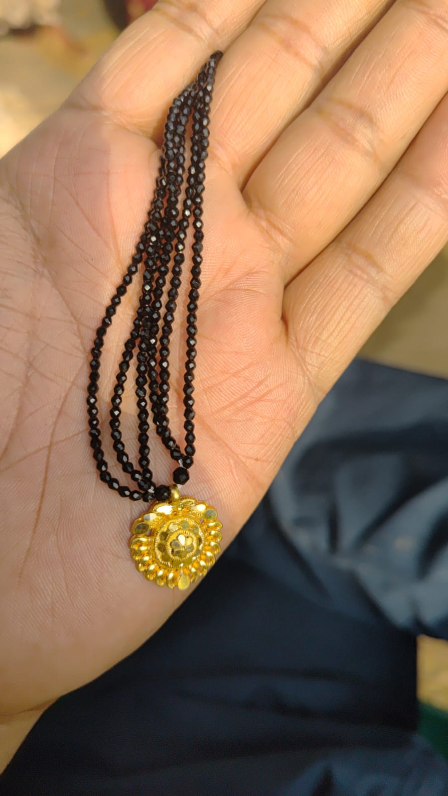 ठगी के पैसों से आरोपी ने पत्नी के लिए खरीदा मंगलसूत्र।