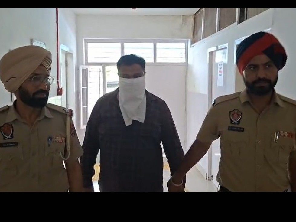 पुलिस द्वारा गिरफ्तार किया गया आरोपी विशू कुमार