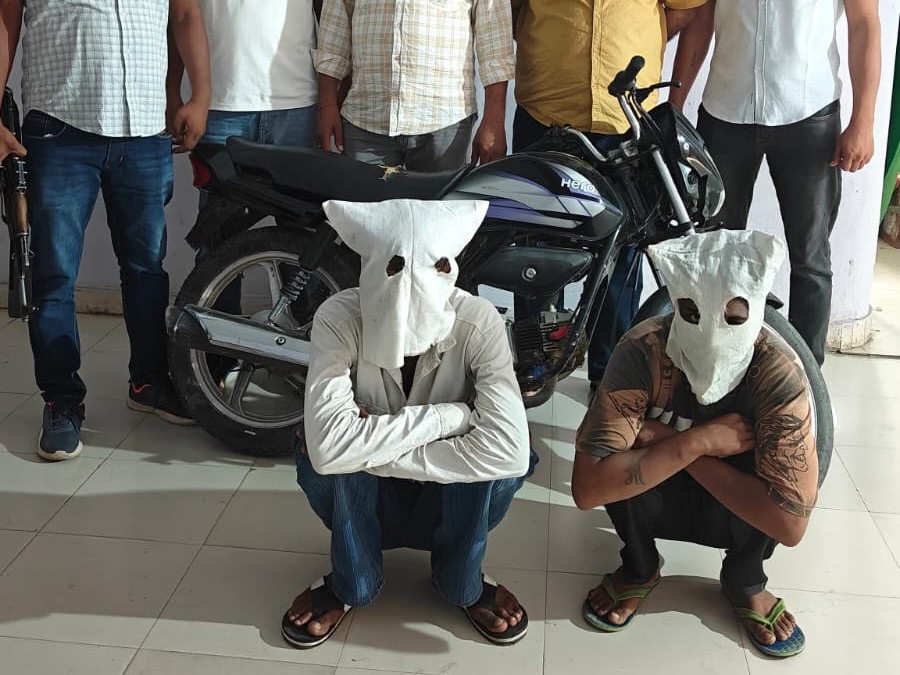 बिना नंबर प्लेट की मोटरसाइकिल पर भाग रहे, हिसार से चुराई, चेसिस नंबर से हुआ खुलासा|हांसी,Hansi - Dainik Bhaskar