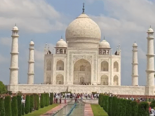 चप्पल उतारकर एंट्री की, महिलाएं बोलीं- ये हमारा शिव मंदिर, नीचे भोले बाबा हैं|आगरा,Agra - Dainik Bhaskar