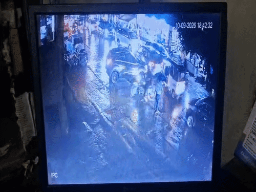 कारोबारी से मारपीट और लूट की वारदात सीसीटीवी कैमरे में कैद हुई है।