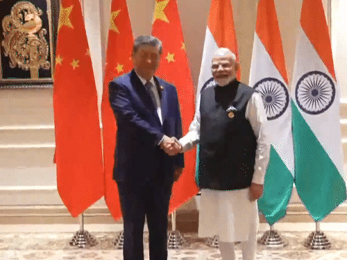 शी जिनपिंग ने भारत मंडपम में पीएम मोदी से मुलाकात की।