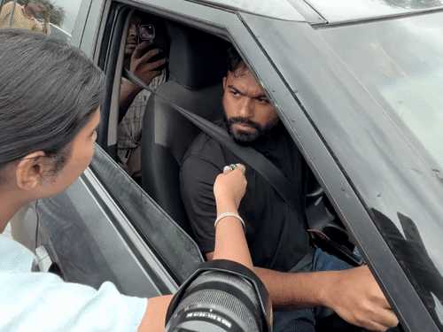 बालाघाट में दिपके, सोशल मीडिया जर्नलिस्ट के सवालों पर असहज नजर आए।