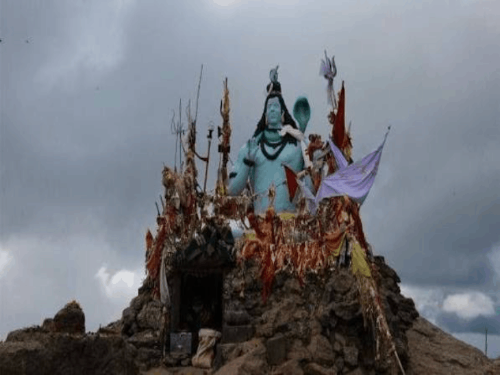 चूड़धार स्थित भगवान भोले की प्रतिमा।