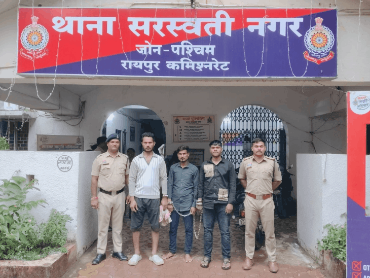 पुलिस अधिकारियों ने अभियान चलाकर कार्रवाई की है।