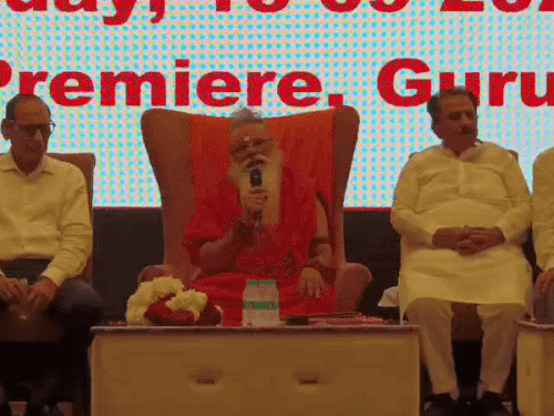 गुरुग्राम में पंचनद स्मारक ट्रस्ट की राज्यस्तरीय मीटिंग में मौजूद राष्ट्रीय अध्यक्ष महामंडलेश्वर स्वामी धर्मदेव। - Dainik Bhaskar