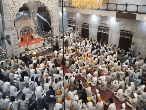 संगत को संबोधित करते हुए जत्थेदार कुलदीप सिंह गड़गज।
