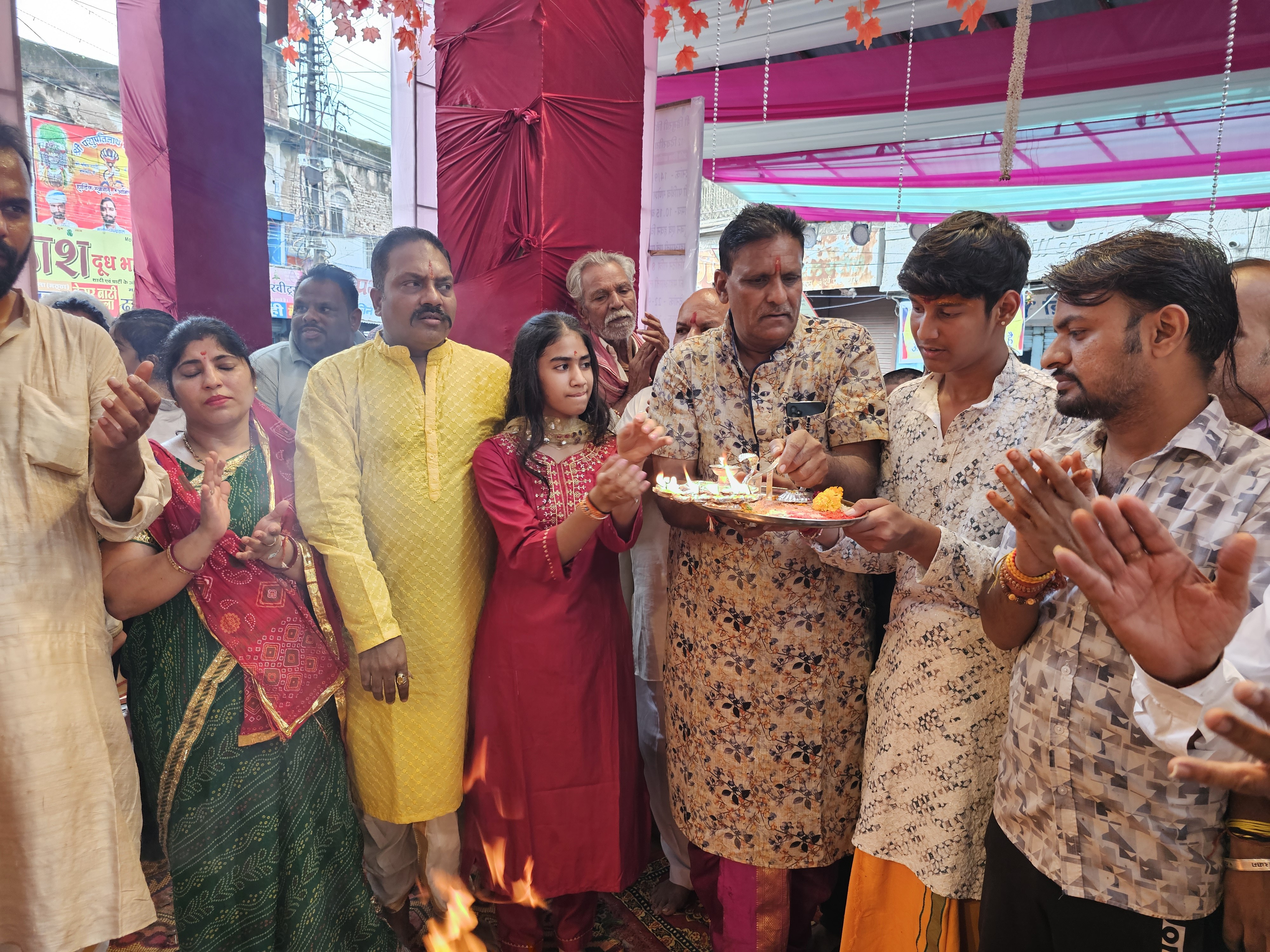 रोजाना बड़ी संख्या में श्रद्धालु दर्शन के लिए पहुंचते हैं।