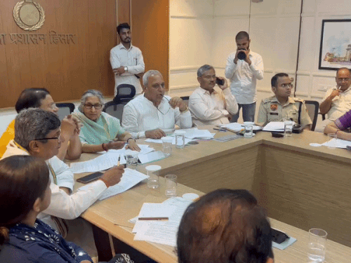 दो महीने पहले हिसार में मंत्री रणबीर गंगवा ने बैठक में सिक्सलेन प्रोजेक्ट को लेकर आदेश दिए थे। - Dainik Bhaskar