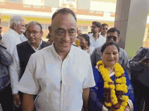अजमेर में पूर्व मेयर धर्मेंद्र गहलोत की पत्नी हेमा गहलोत ने वासुदेव देवनानी के वार्ड से निर्दलीय चुनाव लड़ा। हालांकि हेमा हार गईं, लेकिन ओवरऑल अजमेर में इसका नुकसान देखने को मिला।