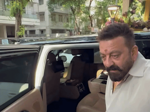 Sanjay Dutt promised to help the injured paparazzo.