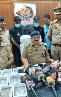 पुलिस ने मंगलवार दोपहर 3 बजे खुलासा करते हुए बताया कि दोनों कैसे चोरी करते थे?