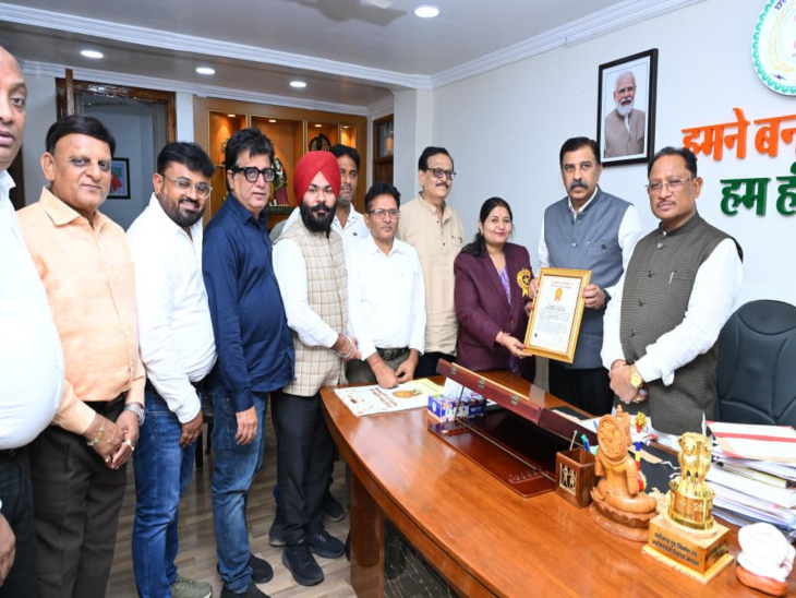 अमर पारवानी ने कहा कि ‘व्यापारी कर संवाद’ का उद्देश्य व्यापारियों को आयकर से जुड़े नियमों और प्रक्रियाओं की जानकारी देना था। - Dainik Bhaskar