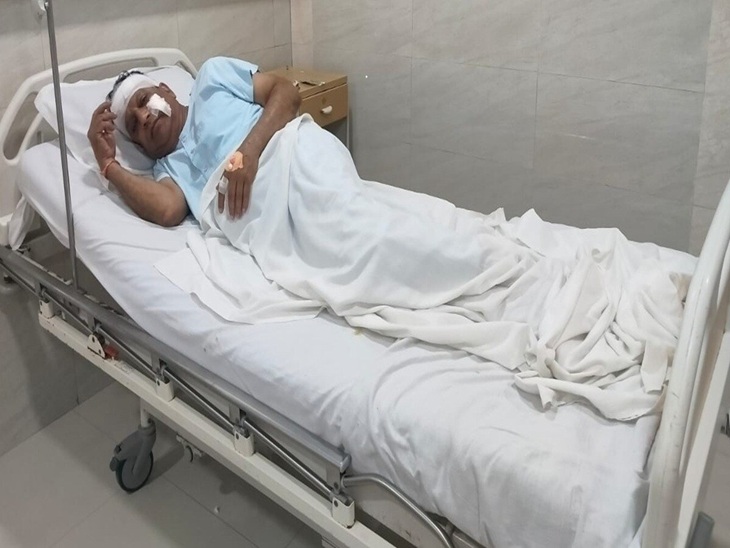 घर में घुसकर बचाई जान; पड़ोसियों के इकट्ठा होने पर हमलावर फरार|करनाल,Karnal - Dainik Bhaskar