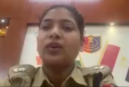 बुशरा बानो के वीडियो का स्क्रीन शॉट। वीडियो उन्होंने सोशल मीडिया अकाउंट से डिलीट कर दिया है।