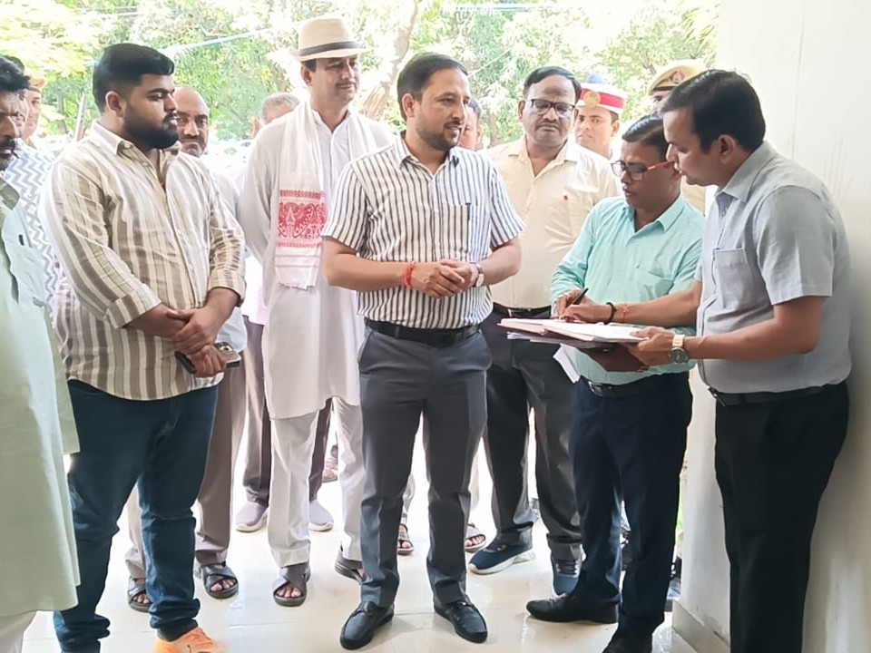 महराजगंज में 2027 विधानसभा चुनाव के लिए महिला मतदाताओं के नाम जोड़ने पर जोर।