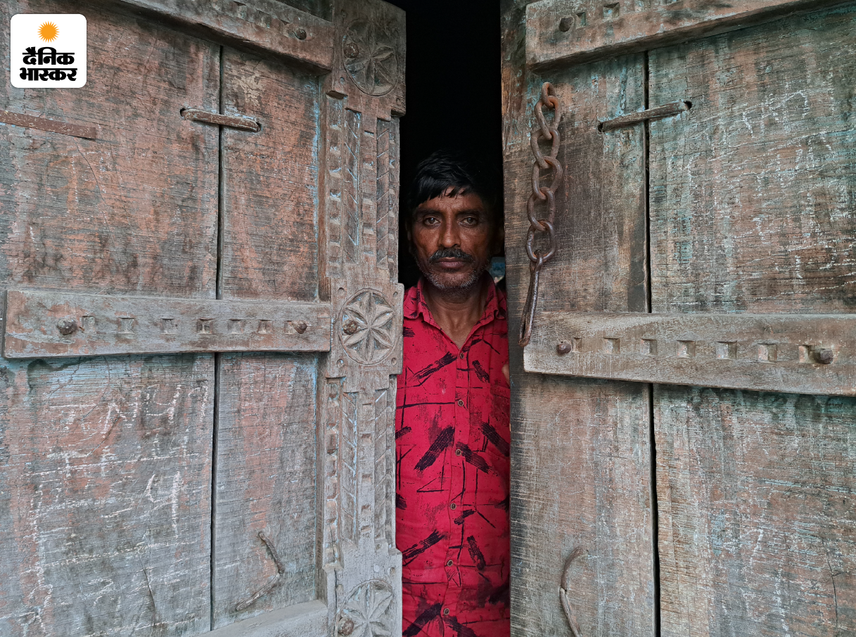 विष्णु तिवारी कहते हैं शादी की उम्र में तो जेल चला गया। मेरे उम्र के लोगों के आज नाति-पोते हो गए हैं, लेकिन मुझसे हाल-चाल पूछने वाला भी कोई नहीं है।
