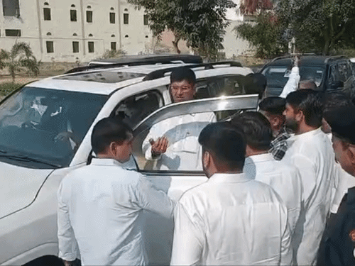 दुष्यंत चौटाला ने कहा कि 25 सितंबर को चौधरी देवीलाल की जयंती के अवसर पर प्रत्येक जिला मुख्यालय पर प्रार्थना सभा आयोजित की जाएगी।