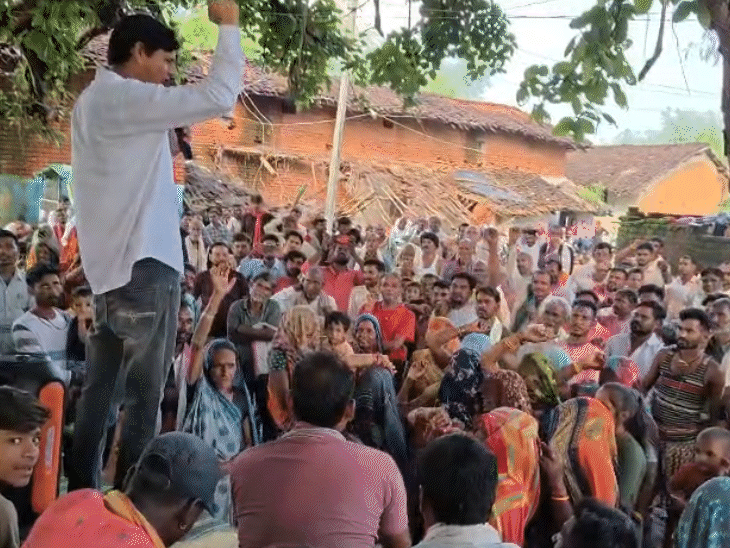 अमित भटनागर ने आदिवासियों-किसानों के अधिकारों की अनदेखी का आरोप लगाया।