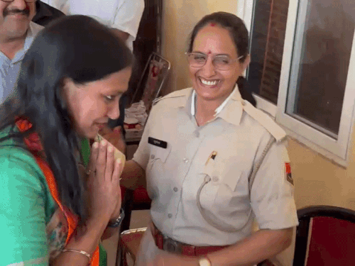 कांग्रेस की कमलेश शर्मा चलाती हैं गैस गोदाम, कुल 8.70 करोड़ की प्रोपर्टी|अलवर,Alwar - Dainik Bhaskar