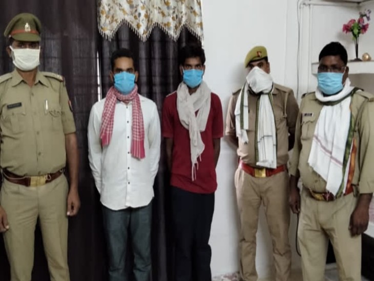श्रद्धा सिंह हत्याकांड में फास्ट ट्रैक कोर्ट ने दोषियों सुभाष (लाल शर्ट) और जयकरन (सफेद शर्ट) को उम्रकैद की सजा सुनाई।