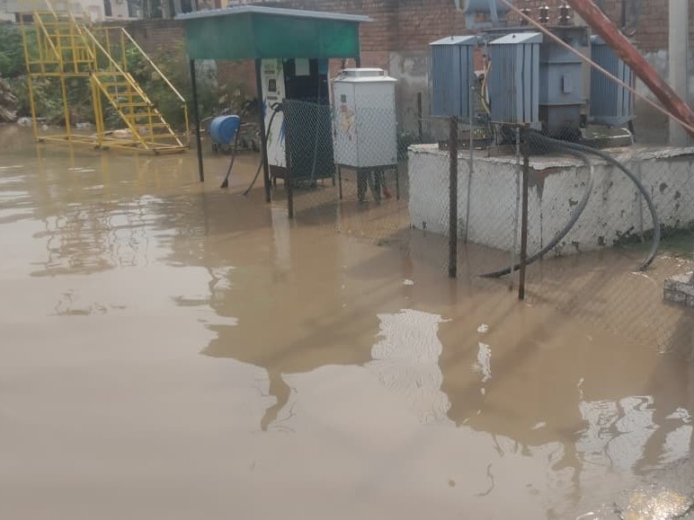 समिति ने महाप्रबंधक पर सवाल उठाए; बोले- बुनियादी सुविधाएं भी नहीं|हिसार,Hisar - Dainik Bhaskar