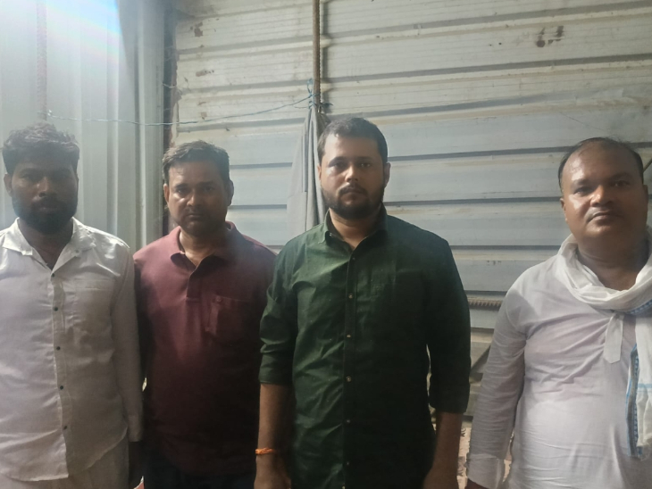गिरफ्तार चारों आरोपी की तस्वीर।