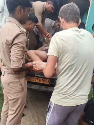 युवक के सिर पर चाकू से वार कर हत्या की गई है।