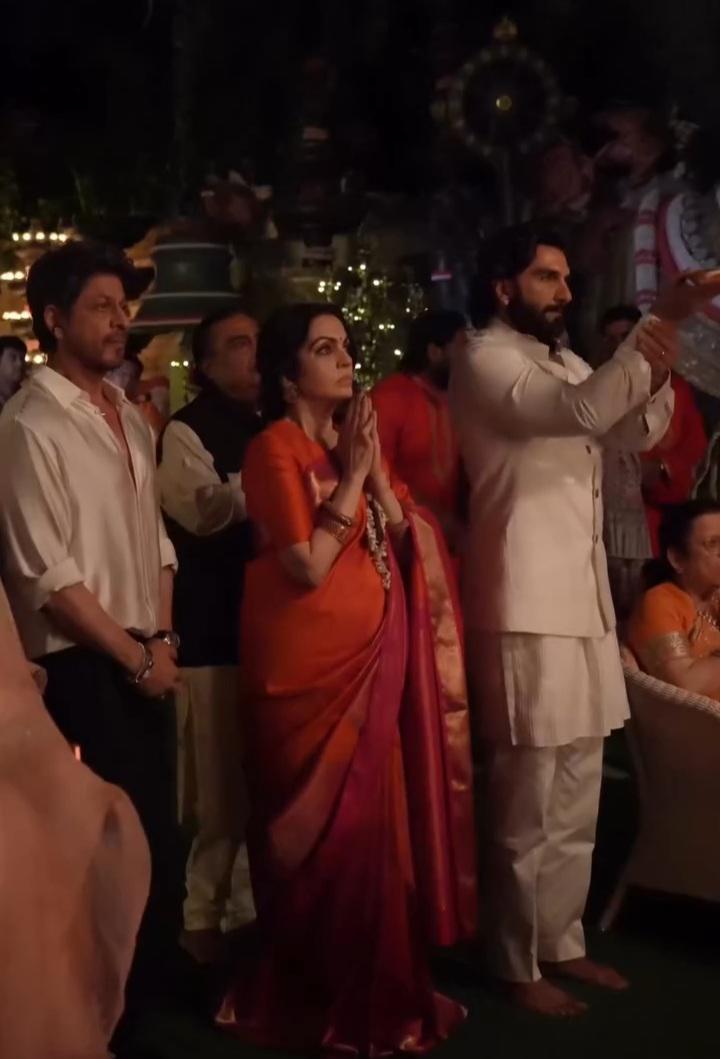 Both actors stood with Nita Ambani and took part in the prayers.
