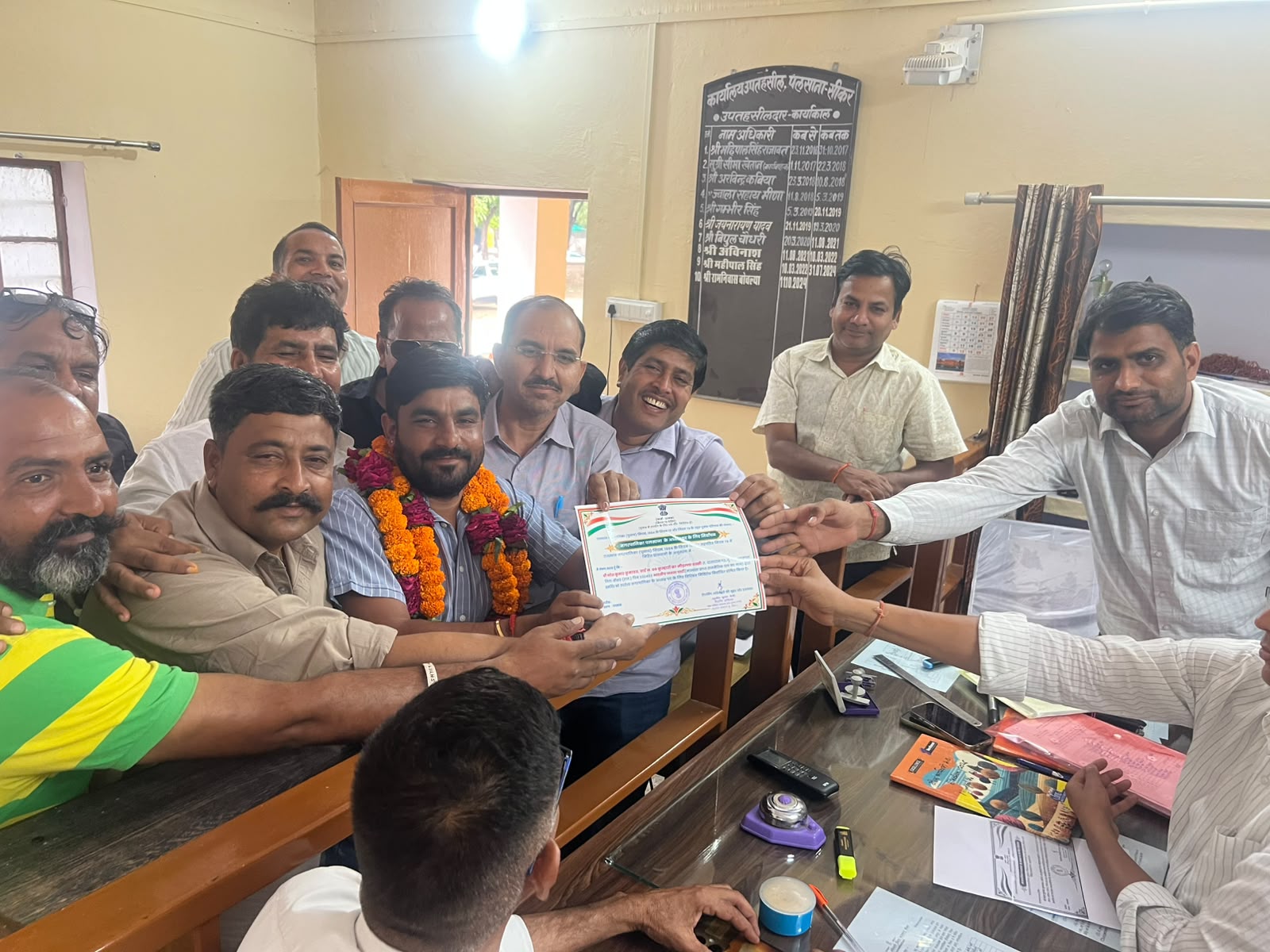 35 साल के नरेश कुमावत निर्विरोध चेयरमैन निर्वाचित हुए हैं।