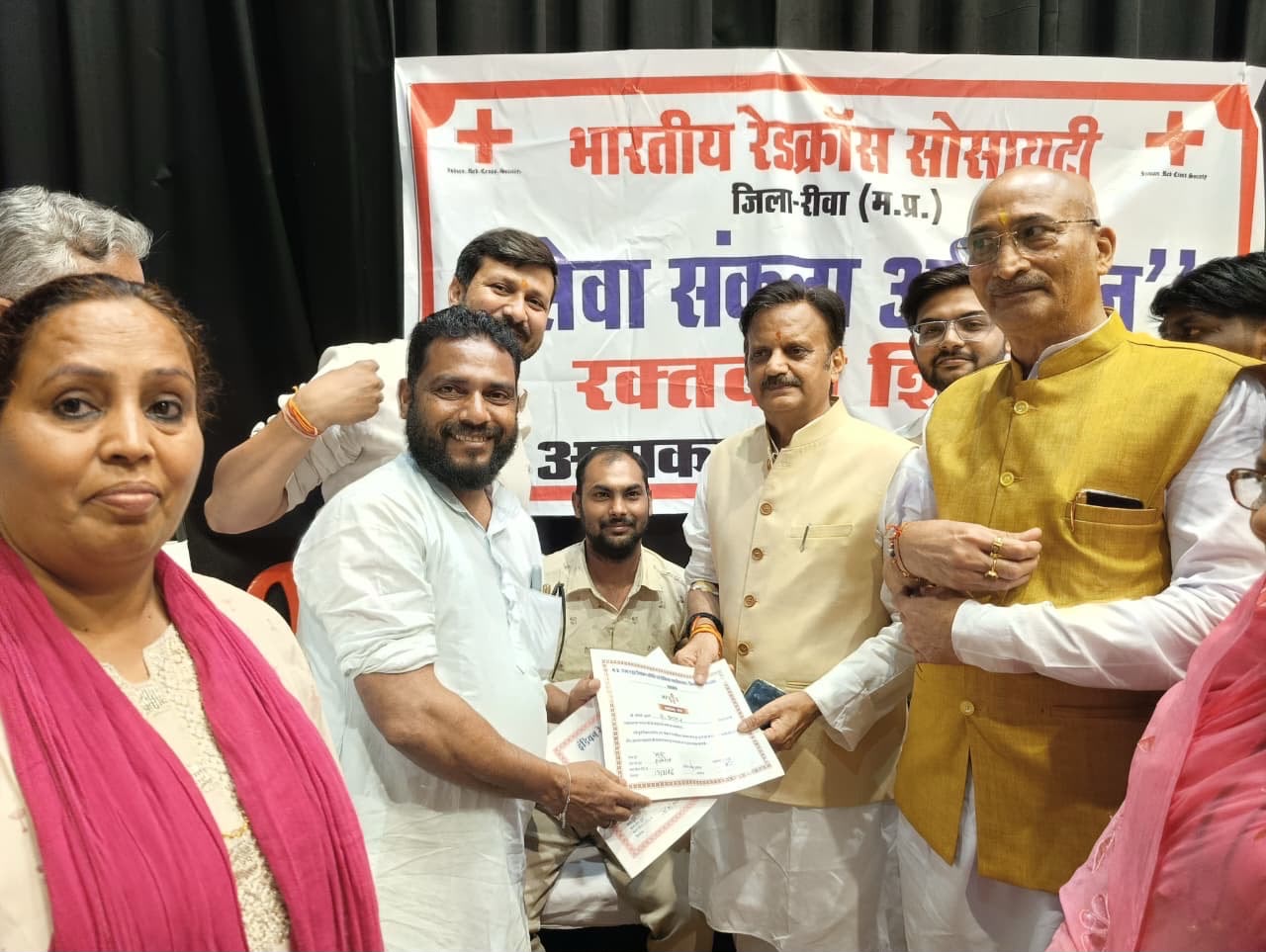 कैंप में सामाजिक संगठनों के प्रतिनिधि भी शामिल हुए।