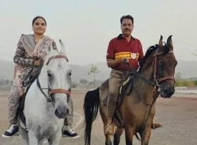 पति-पत्नी वर्तमान में जिला पंचायत सदस्य हैं। पत्नी भाजपा से विधायक रह चुकी हैं।