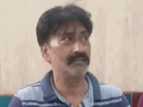 नगर निगम के सुपरिटेंडेंट इंजीनियर (SE) ओमवीर सिंह।