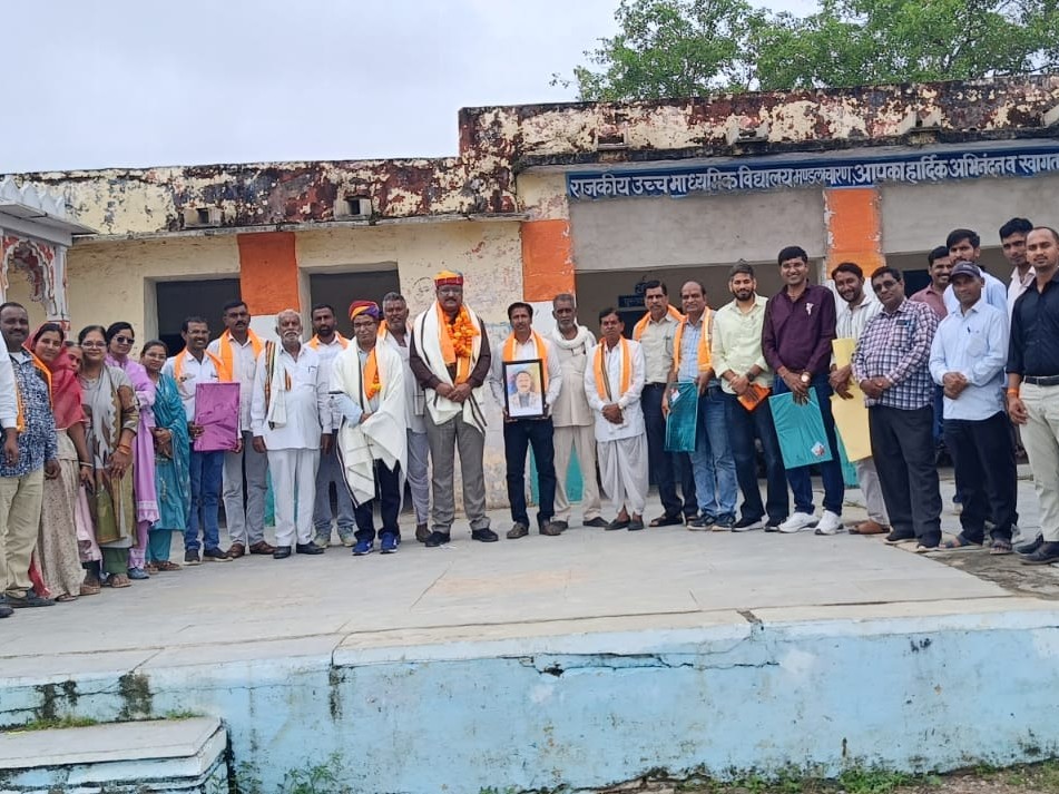 अतिरिक्त ब्लॉक शिक्षा अधिकारी रहे मौजूद, 21000 की सहायता राशि भेंट की