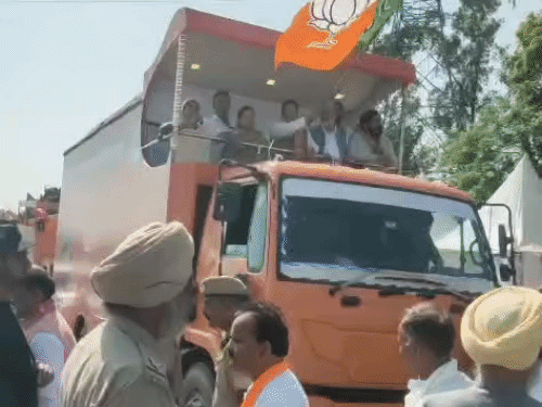 भाजपा ने नशामुक्त पंजाब यात्रा शुरू की। जिसे नितिन नवीन ने बीजीपी का झंडा फहराकर शुरू करवाया।