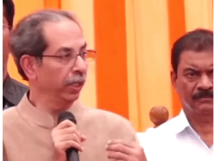छत्रपति संभाजीनगर के दौरे पर मीडिया के सवालों का जवाब देते हुए उद्धव ठाकरे। - Dainik Bhaskar