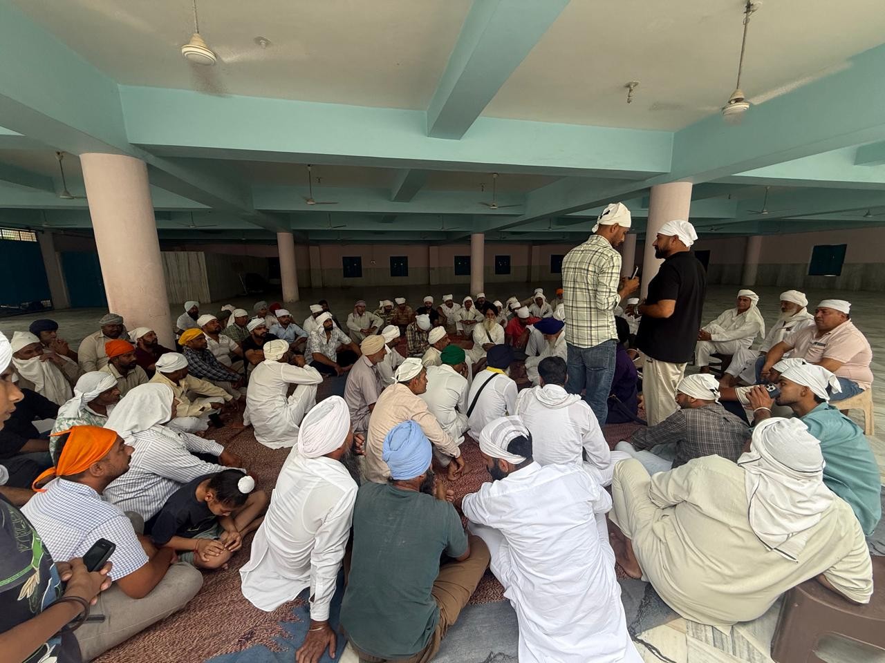 सिरसा में हुई बैठक में मौजूद किसान, पशुपालक, मजदूर, दूध बेचने वाले और दूध के कारोबार से जुड़े लोग मौजूद रहे।