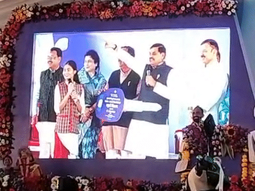 सीधे खाते में ट्रांसफर हुई राशि; CM ने छात्रों से की बातचीत, पूछा- आगे क्या करना है|भोपाल,Bhopal - Dainik Bhaskar