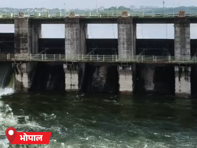 शनिवार को डिंडौरी, ब्यावरा समेत कई जगह बारिश हुई। भोपाल में कलियासोत डैम के गेट खोले गए।