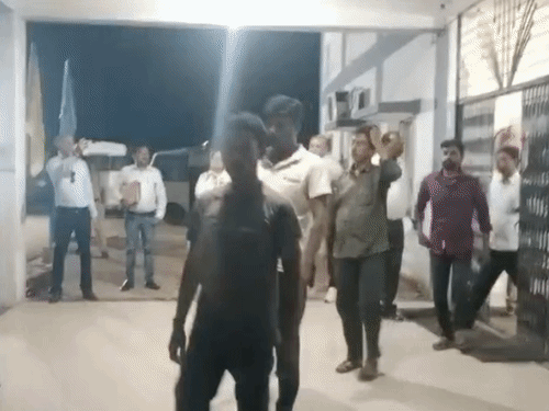 रायपुर डिटेंशन सेंटर से 15 दिन बाद रिहा; बचे 5 के कागजात खंगाल रही पुलिस|बिलासपुर (छत्तीसगढ़),Bilaspur (Chhattisgarh) - Dainik Bhaskar
