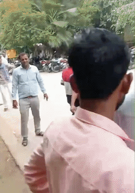 अखिलेश के पेट में गोली लगी थी। हालत गंभीर होने पर उसे लखनऊ रेफर किया गया था।