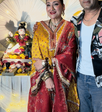 Kapil Sharma also joined the Ganesh aarti at Krishna Abhishek's home.
